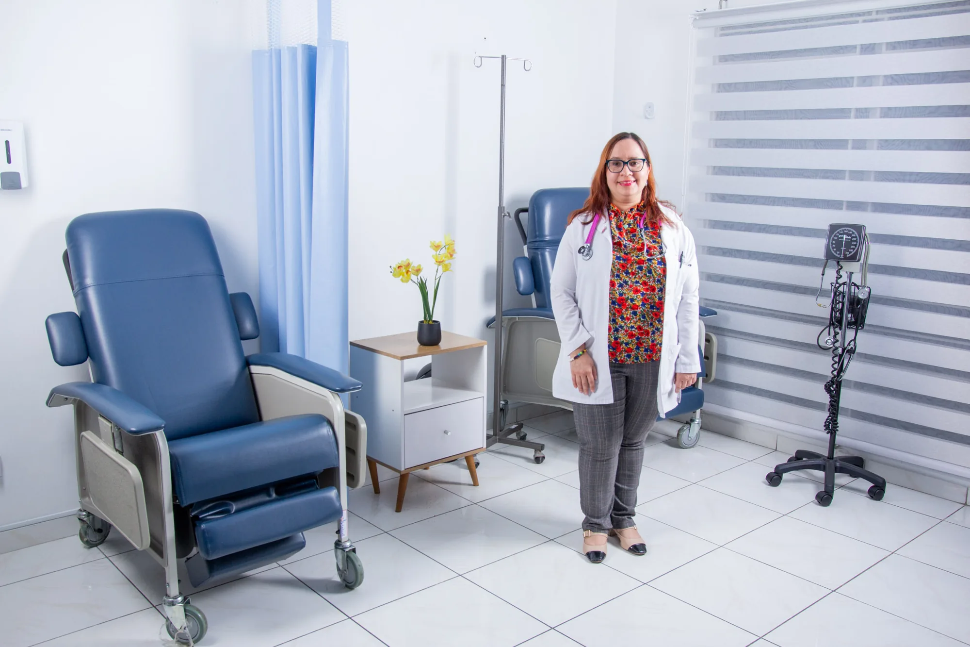 Especialista de OncoCare en la sala de tratamiento