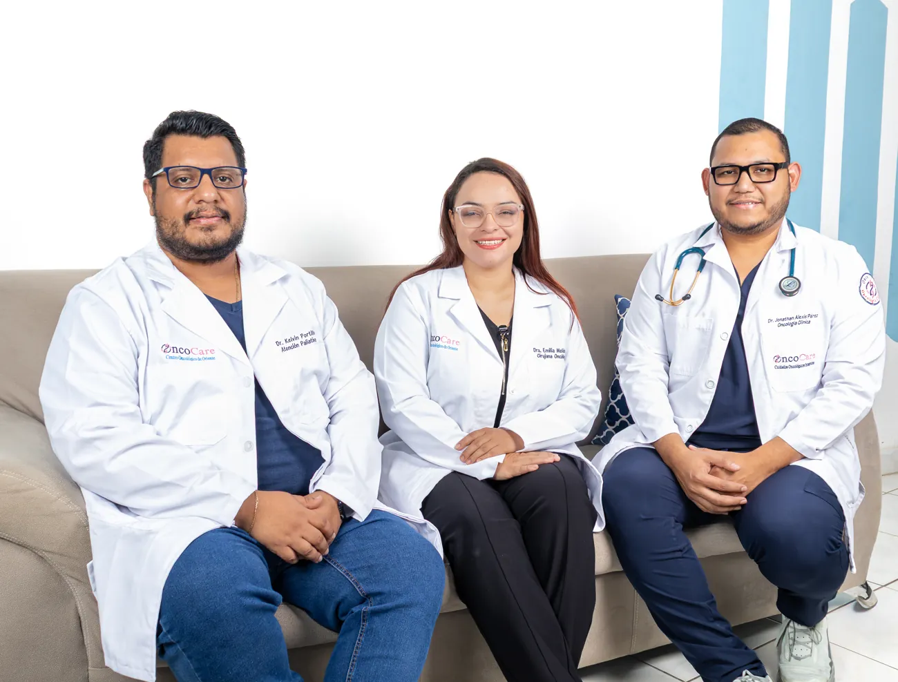 Especialistas de OncoCare en la clínica